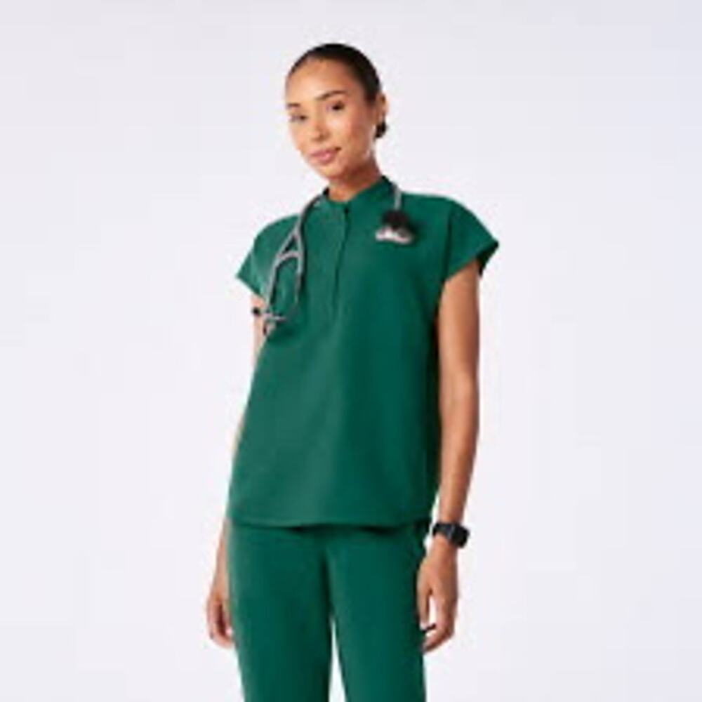 FIGS Women's Rafaela Oversized Scrub Top green size large